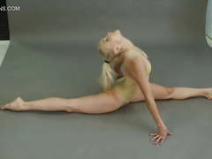 Dora Tornaszkova flexible gymnast super hot naked
